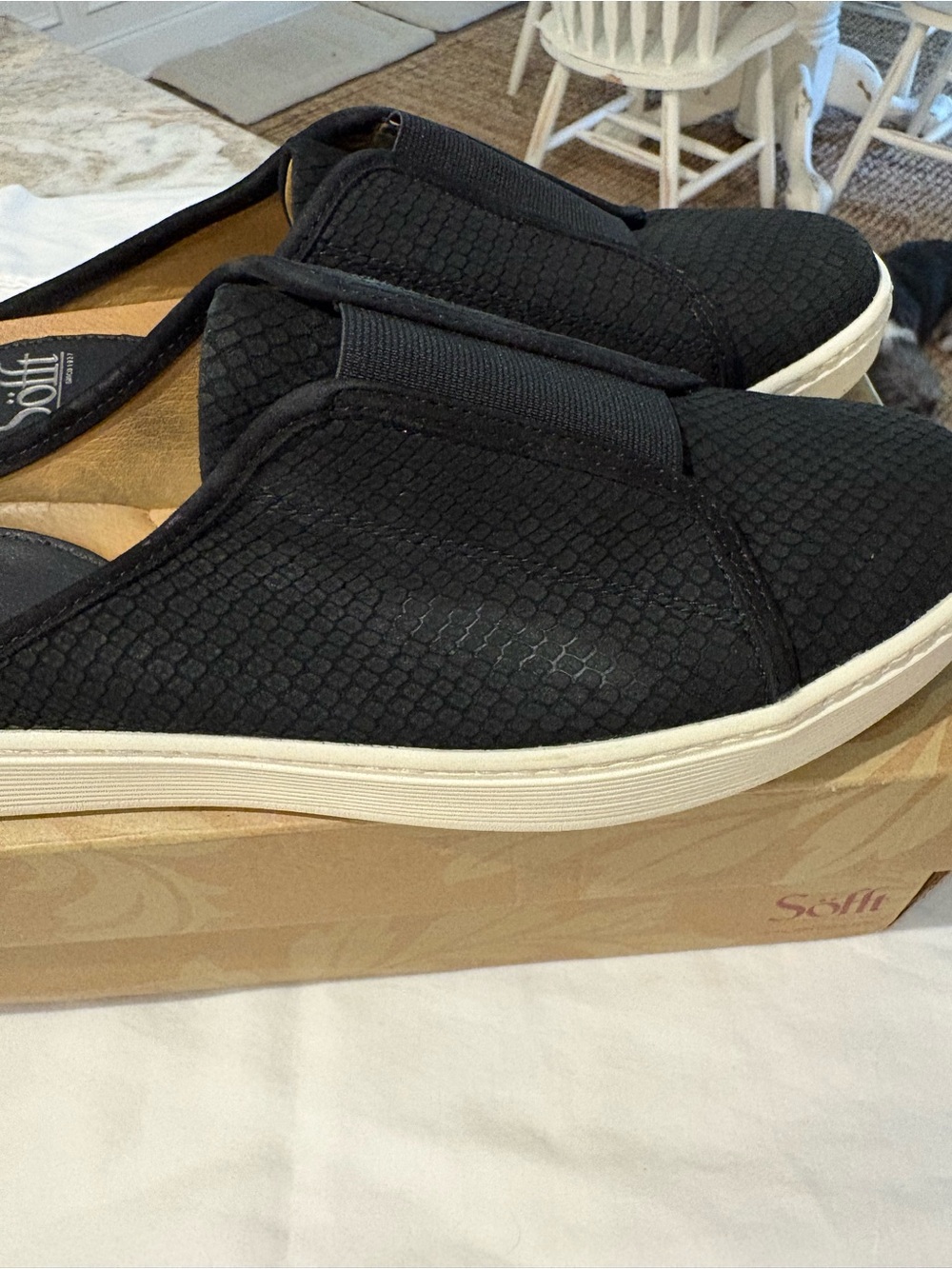 Soft black slide on shoes - Picture 6 of 8